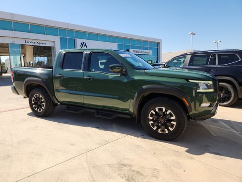 Used 2022 Nissan Frontier PRO-4X AWD/4WD image 8
