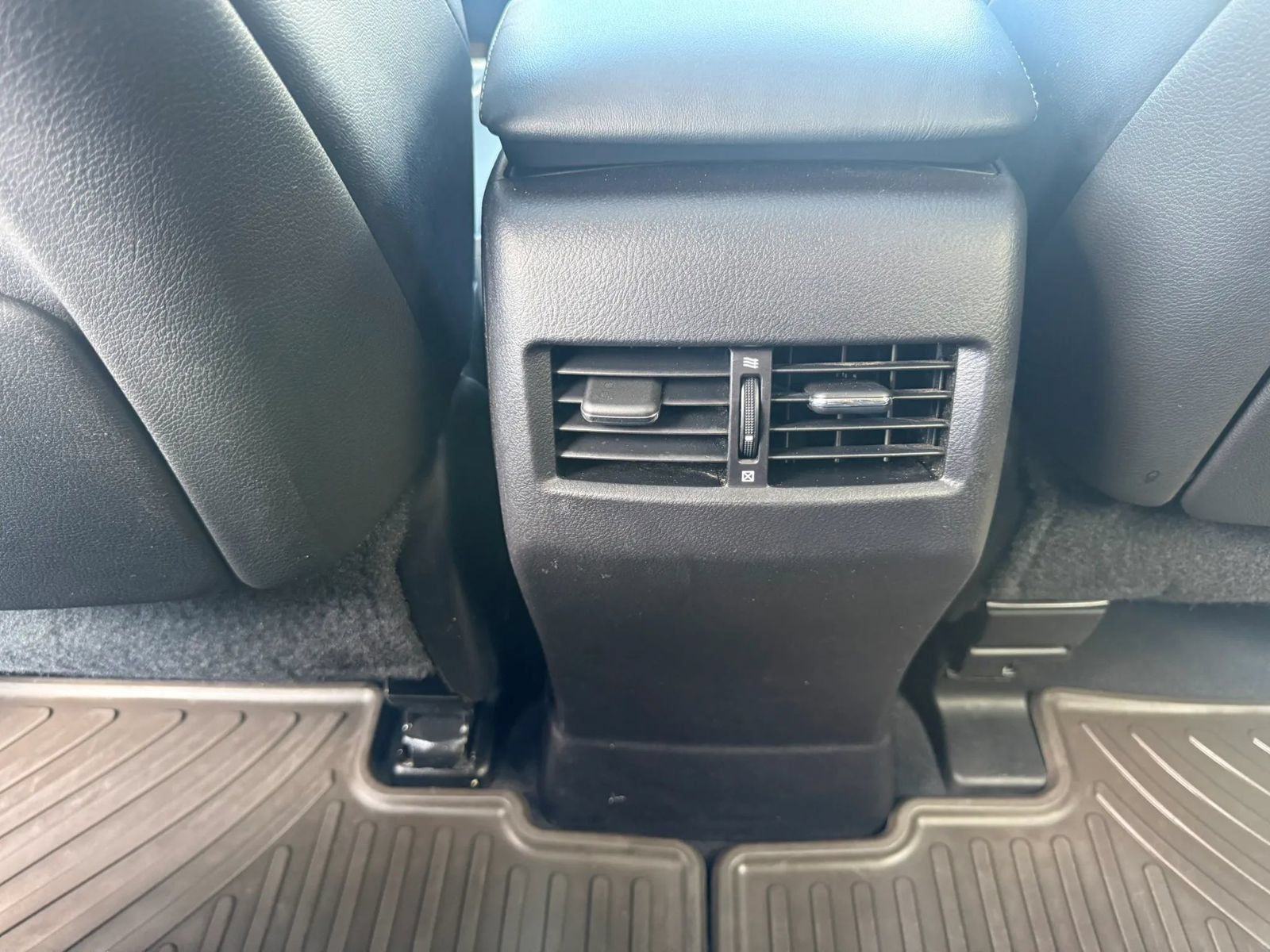 Used 2015 Lexus RX 450h AWD image 43