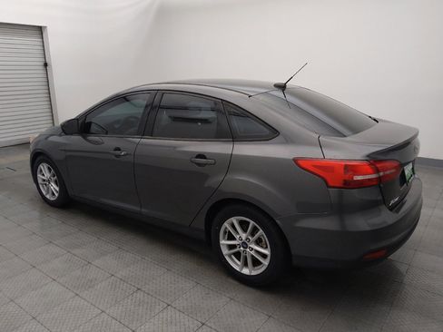 Used 2018 Ford Focus SE image 3