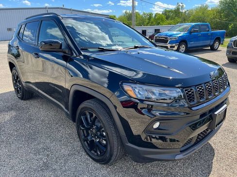 New 2026 Jeep Compass Latitude AWD/4WD image 8