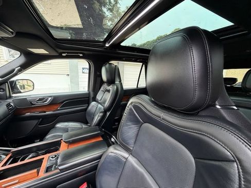 Used 2019 Lincoln Navigator L Reserve AWD/4WD image 15