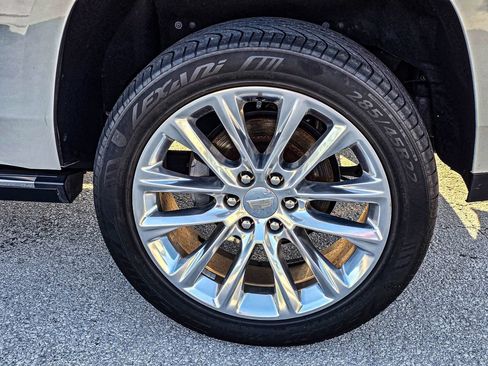 Used 2018 Cadillac Escalade Premium Luxury AWD/4WD image 7