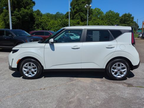 Used 2025 Kia Soul LX w/ LX Technology Package FWD image 8