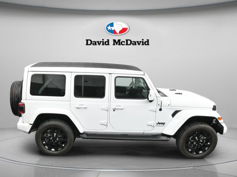 Used 2023 Jeep Wrangler Unlimited Sahara AWD/4WD image 40