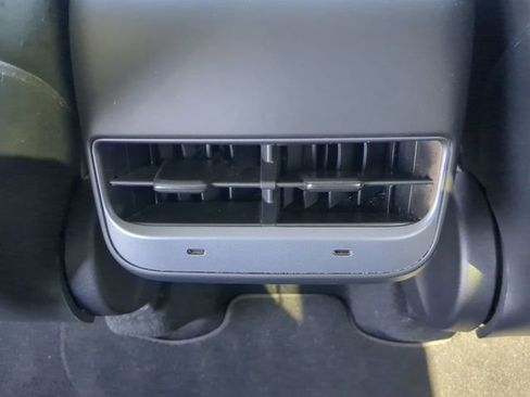 Used 2023 Tesla Model Y Performance AWD/4WD image 17