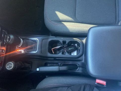 Used 2024 Jeep Wrangler Unlimited Rubicon w/ XTREMEE 35" Tire Package image 24