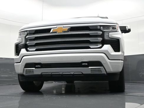 Used 2025 Chevrolet Silverado 1500 High Country w/ High Country Premium Package image 31