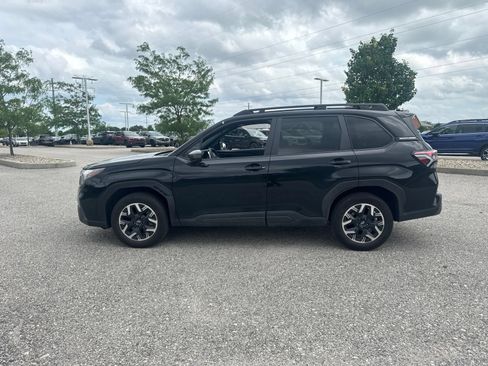 Certified 2025 Subaru Forester Premium w/ Convenience Package #1 AWD/4WD image 9