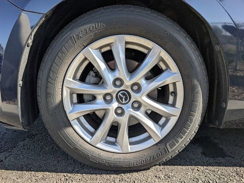 Used 2015 MAZDA MAZDA3 i Touring w/ Technology Package image 29