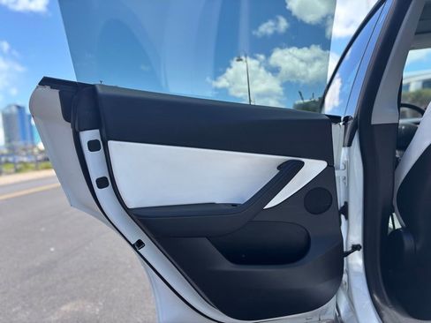 Used 2022 Tesla Model Y Performance AWD/4WD image 14