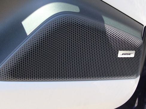 New 2025 Porsche Macan 4S Electric image 20