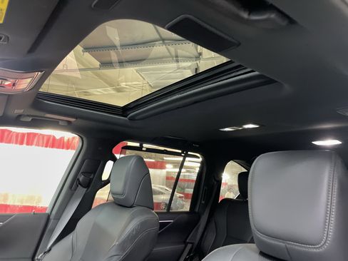 Used 2025 Lexus LX 700h Overtrail image 38