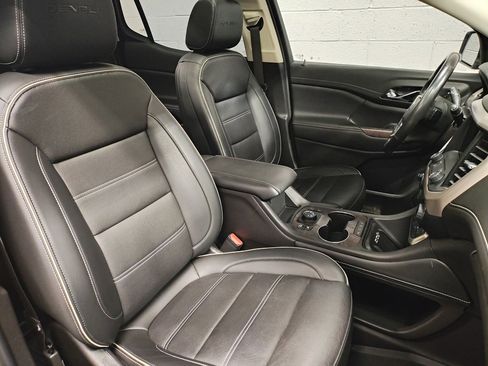 Used 2022 GMC Acadia Denali w/ Denali Ultimate Package image 10