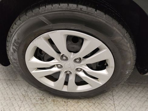 Used 2022 Kia Soul LX image 31