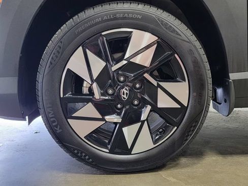 Used 2025 Hyundai Kona SEL FWD image 9