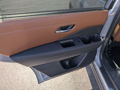 New 2026 Nissan Pathfinder Platinum image 11