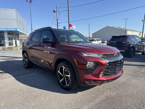 Used 2022 Chevrolet TrailBlazer RS w/ Technology Package image 3