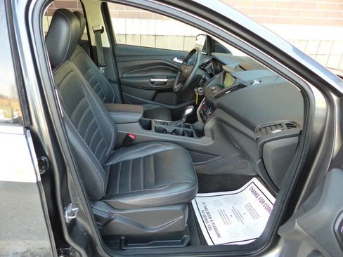 Used 2018 Ford Escape SEL image 41