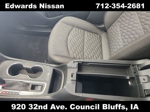 Used 2019 Chevrolet Equinox LT image 32