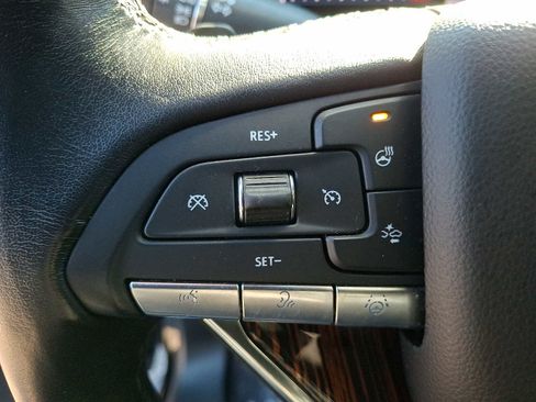 Used 2023 Cadillac Escalade Premium Luxury image 24