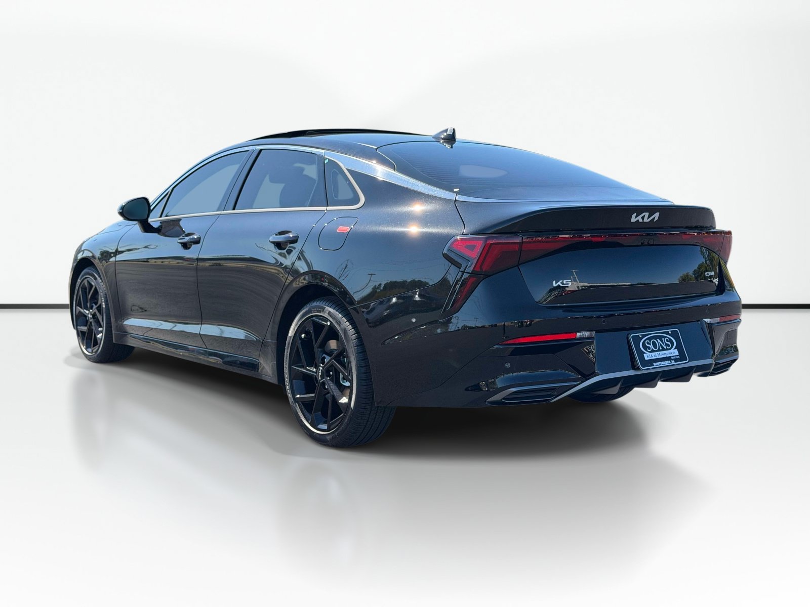 New 2027 Kia K5 GT-Line FWD image 3