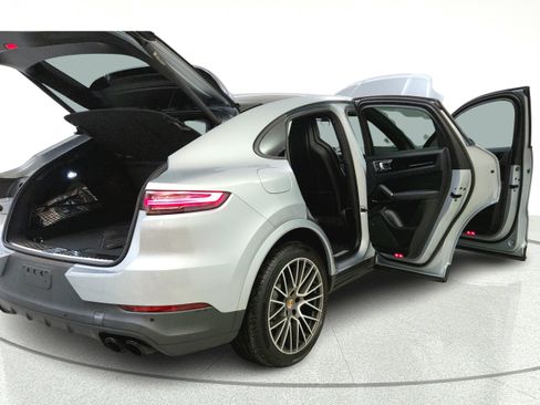 Used 2023 Porsche Cayenne Coupe AWD/4WD image 14