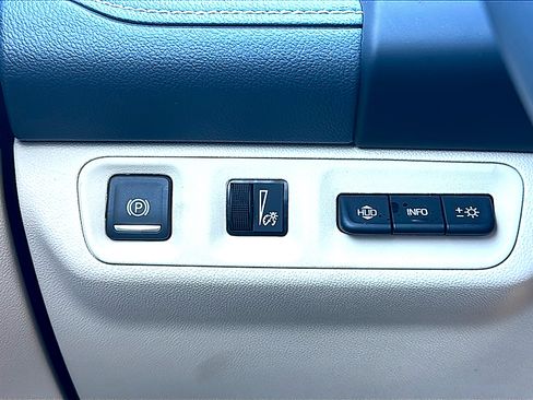 Used 2023 GMC Acadia Denali w/ Denali Ultimate Package image 37