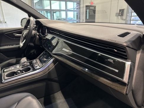 Used 2025 Audi Q7 2.0T Premium w/ Convenience Package AWD/4WD image 44
