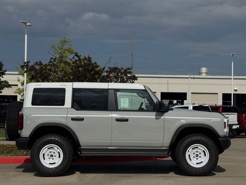 New 2026 Ford Bronco Heritage Edition AWD/4WD image 3