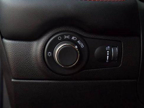 Used 2025 Dodge Durango GT AWD/4WD image 17