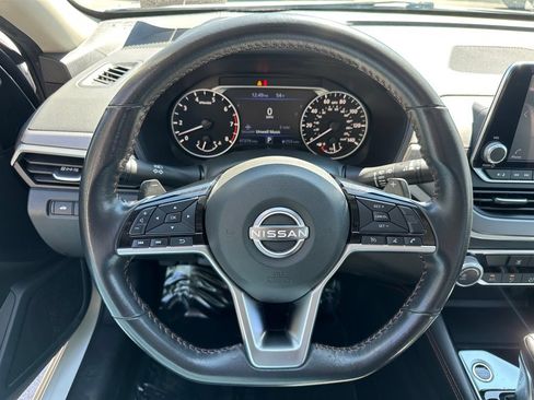 Used 2024 Nissan Altima 2.5 SR FWD image 15
