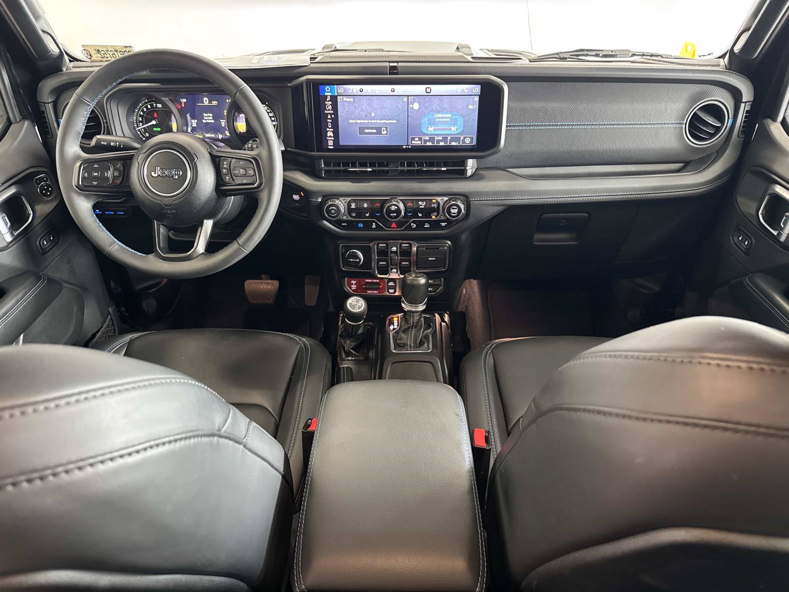 Used 2024 Jeep Wrangler Unlimited Rubicon 4xe AWD/4WD image 8