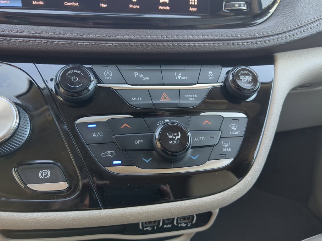 Used 2021 Chrysler Pacifica Touring-L AWD/4WD image 27