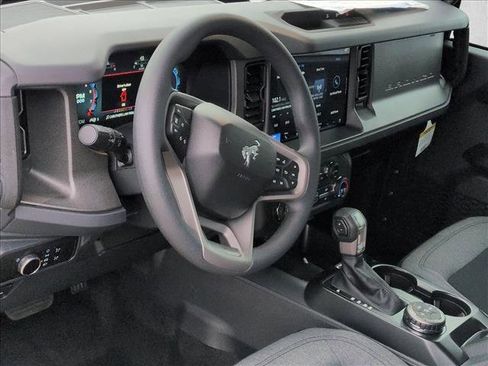 New 2025 Ford Bronco 4-Door image 3