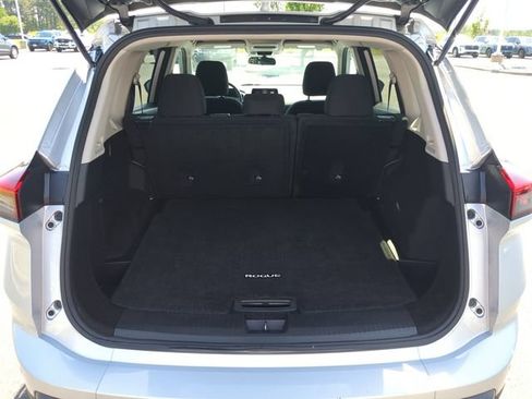 Used 2024 Nissan Rogue S FWD image 28