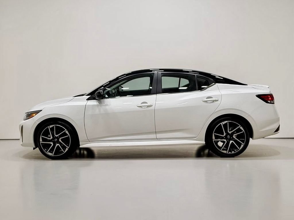 Used 2024 Nissan Sentra SR FWD image 18