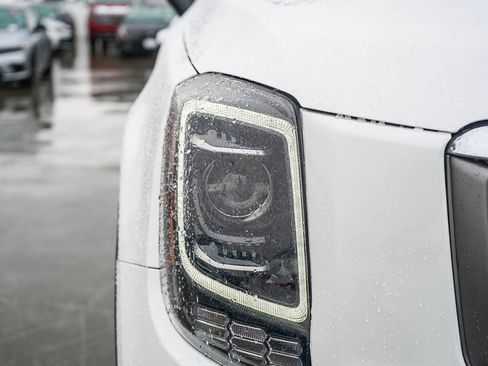 Used 2021 Kia Telluride LX image 11