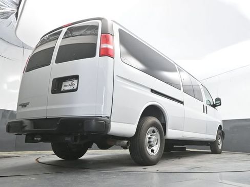 Used 2024 Chevrolet Express 3500 LS RWD image 37