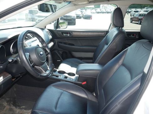 Used 2018 Subaru Outback 2.5i Limited AWD/4WD image 3