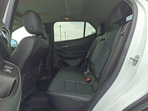 Used 2022 Buick Encore GX Essence w/ Experience Buick Package image 10