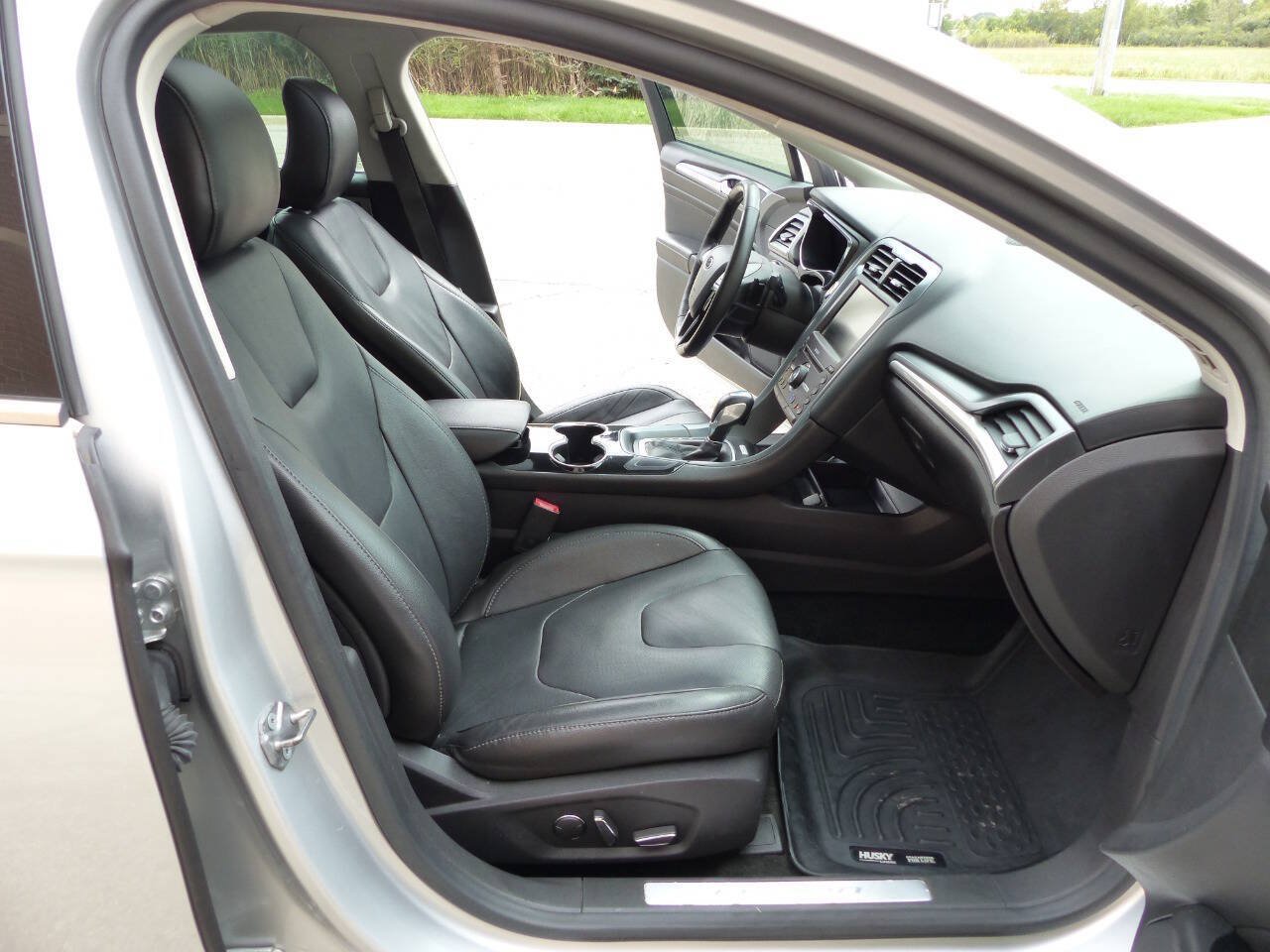 Used 2016 Ford Fusion Titanium FWD image 47