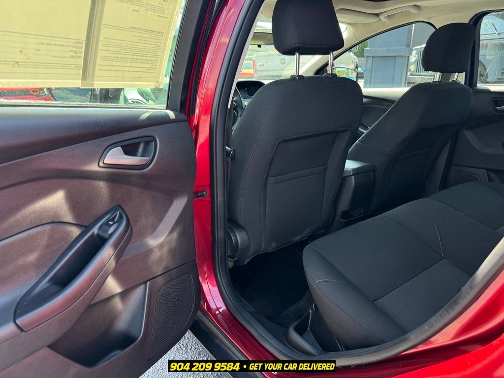Used 2015 Ford Focus SE w/ Reverse Sensing Package FWD image 24