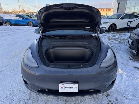 Used 2023 Tesla Model Y Long Range image 33