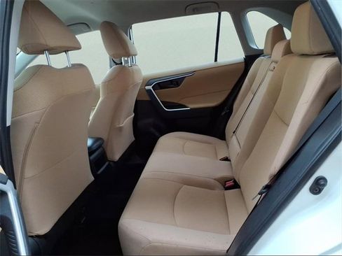 Used 2020 Toyota RAV4 LE image 22