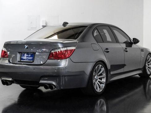 Used 2010 BMW M5 RWD image 9