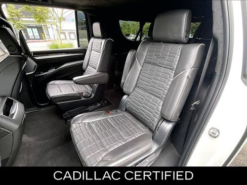 Certified 2025 Cadillac Escalade ESV Sport Platinum AWD/4WD image 19