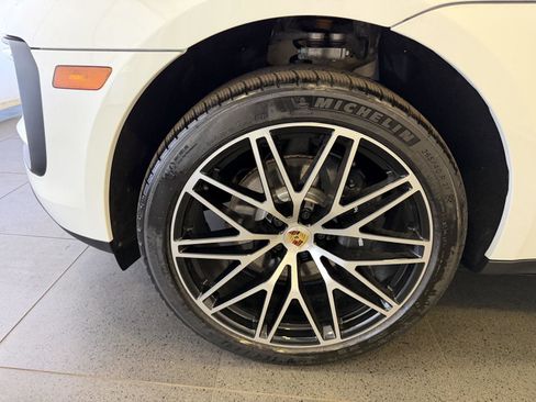 New 2026 Porsche Macan image 10