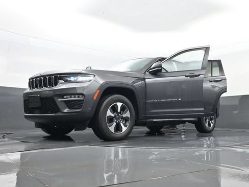 Used 2023 Jeep Grand Cherokee 4WD 4xe w/ Luxury Tech Group II image 35