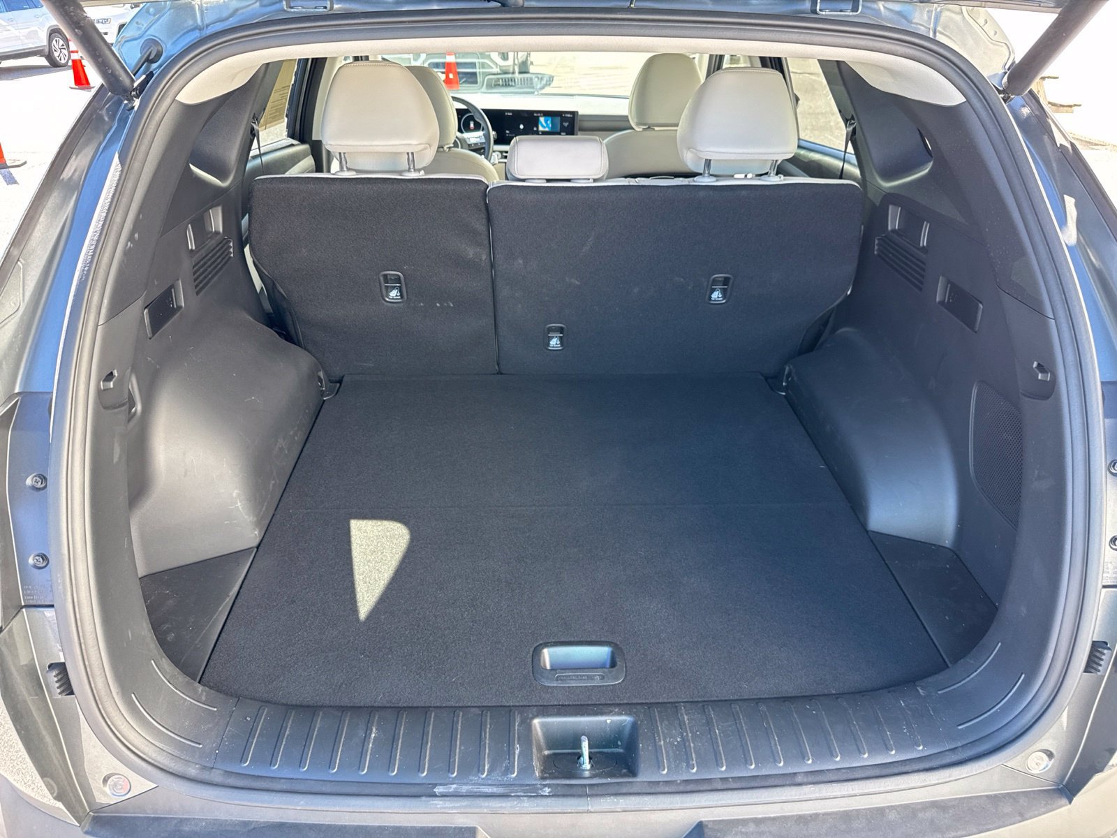 Used 2025 Hyundai Tucson Limited AWD/4WD image 11