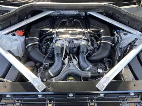 Used 2019 BMW X5 xDrive50i w/ Executive Package image 23